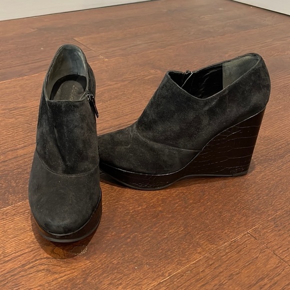 Robert Clergerie Black Suede Booties Size 8.5 - Picture 1 of 8